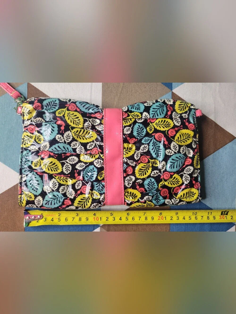 Vera Bradley Black Wristlet Clutch Frill Wallet Happy Snails Concert Vinyl Bag